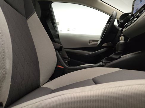 Used 2025 Toyota Corolla LE FWD image 21