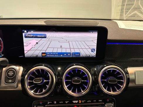 Used 2024 Mercedes-Benz GLB 250 4MATIC image 22