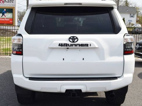 Used 2022 Toyota 4Runner SR5 Premium w/ Moonroof Package AWD/4WD image 14