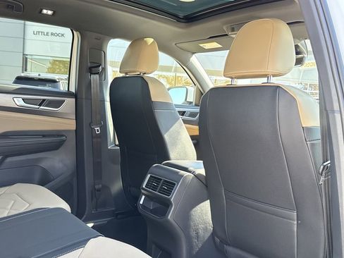 New 2026 Volkswagen Atlas Cross Sport SE image 19