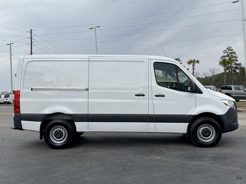 Used 2025 Mercedes-Benz Sprinter 2500 image 16