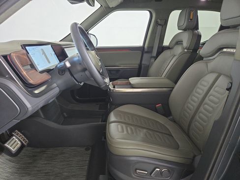 Used 2023 Rivian R1T Adventure AWD/4WD image 20