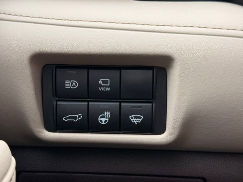 Used 2022 Toyota Highlander Platinum image 11