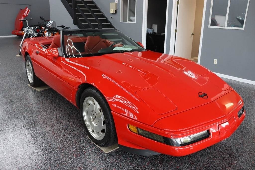 Used 1995 Chevrolet Corvette Coupe RWD image 1