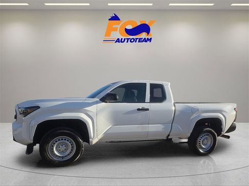 Certified 2025 Toyota Tacoma SR image 2