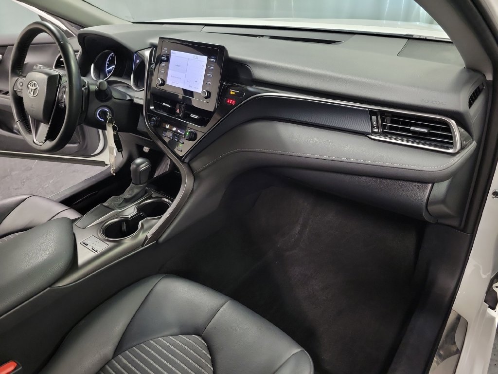 Used 2024 Toyota Camry SE FWD image 32