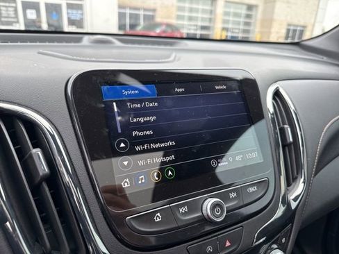 Used 2023 Chevrolet Equinox Premier image 21