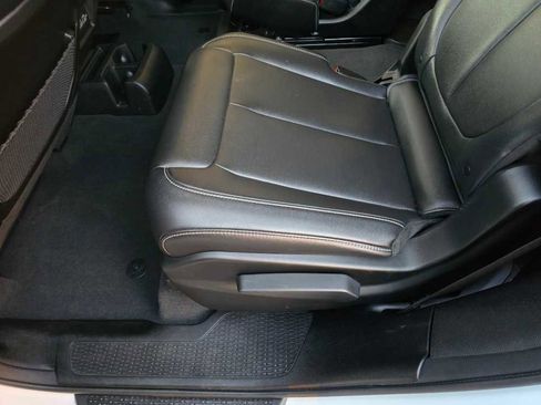 Used 2024 Jeep Grand Cherokee L Limited image 25