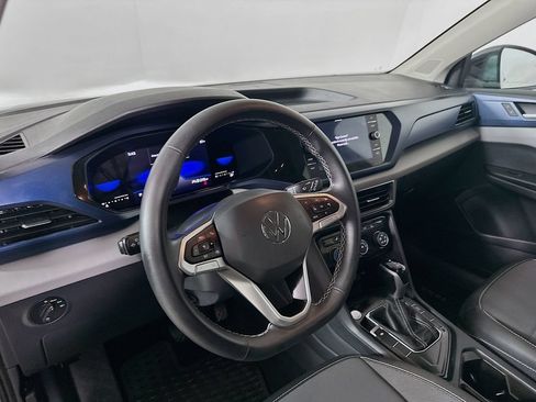 Used 2023 Volkswagen Taos SE w/ Black Wheel Package FWD image 11