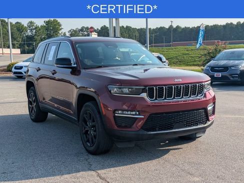 Used 2022 Jeep Grand Cherokee Limited w/ Luxury Tech Group II AWD/4WD image 2
