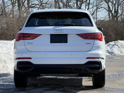 Used 2019 Audi Q3 2.0T Premium w/ Convenience Package image 8