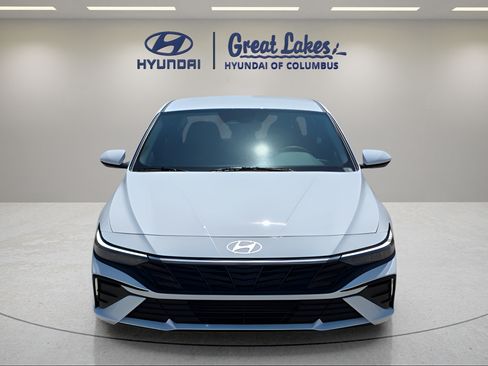 New 2026 Hyundai Elantra SE FWD image 8