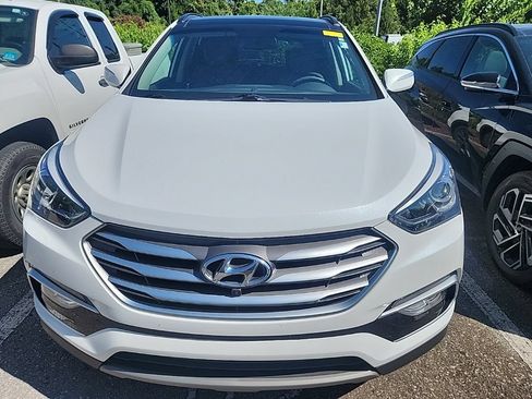 Used 2018 Hyundai Santa Fe Sport 2.0T FWD image 2