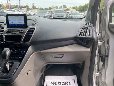 Used 2021 Ford Transit Connect XLT image 31