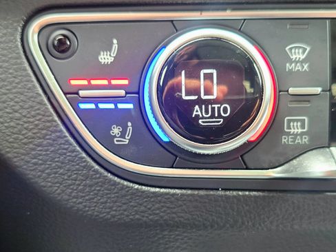 Used 2018 Audi Q5 Prestige w/ Prestige Package AWD/4WD image 33