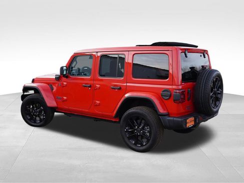 Certified 2025 Jeep Wrangler Unlimited Sahara w/ Safety Group AWD/4WD image 9