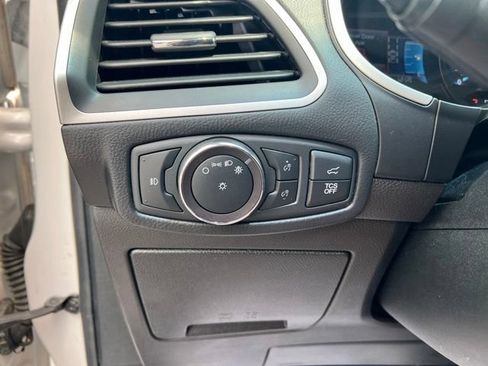Used 2019 Ford Edge SEL w/ Equipment Group 201A AWD/4WD image 10