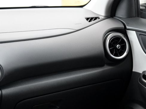 Used 2022 Hyundai Kona SEL image 26