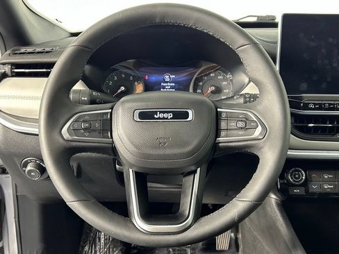 Used 2025 Jeep Compass Limited AWD/4WD image 25