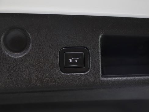 Used 2024 Chevrolet Equinox RS w/ RS Leather Package image 17