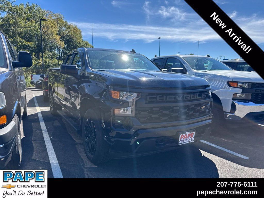 Used 2024 Chevrolet Silverado 1500 Custom AWD/4WD image 1