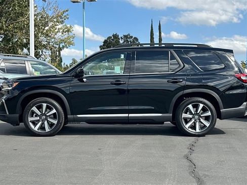 New 2025 Honda Pilot Touring image 7