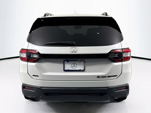 Used 2026 Honda Pilot Black Edition image 6