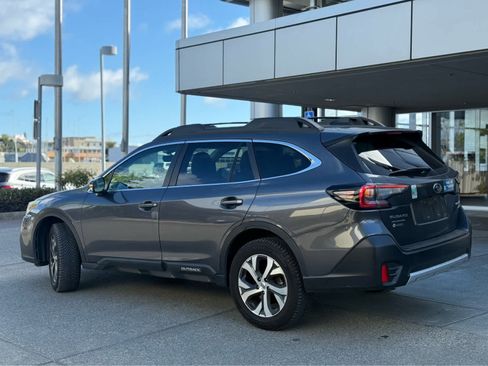 Used 2022 Subaru Outback Limited XT image 4