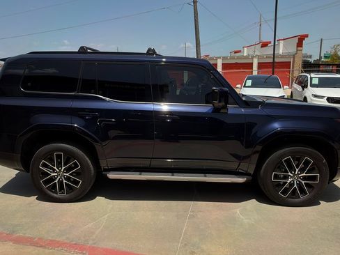Used 2024 Lexus GX 550 w/ Accessory Package (Z1) AWD/4WD image 4