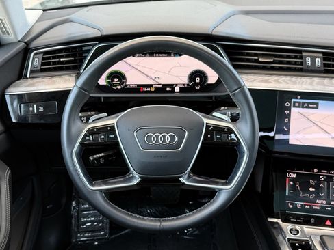 Used 2023 Audi e-tron Premium Plus w/ Premium Plus Package AWD/4WD image 35