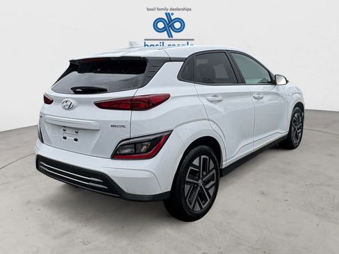 Used 2023 Hyundai Kona SE FWD image 7
