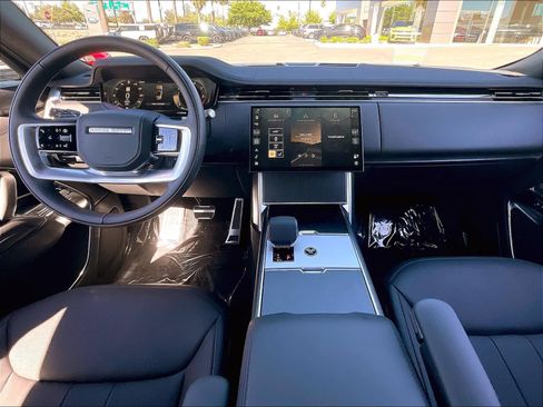 New 2026 Land Rover Range Rover Long Wheelbase SE AWD/4WD image 7