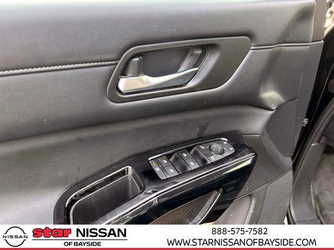 Certified 2022 Nissan Pathfinder SV w/ SV Premium Package image 16