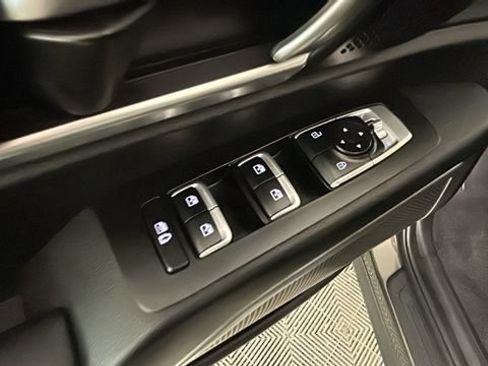 Used 2024 Kia Telluride S FWD image 11