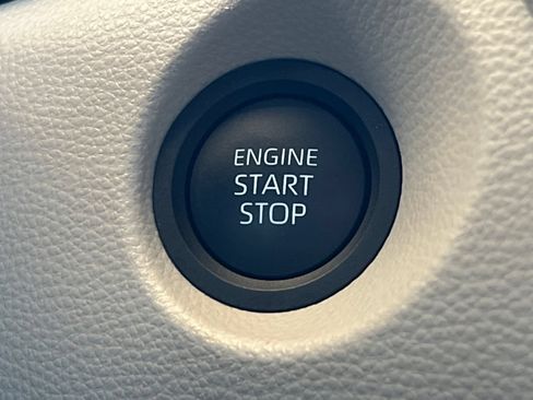 Certified 2026 Toyota Corolla Cross LE FWD image 21