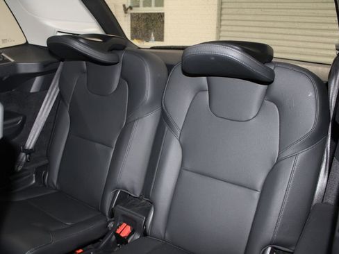 Used 2023 Volvo XC90 B5 Plus image 26