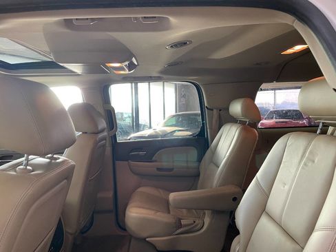 Used 2010 GMC Yukon XL SLT image 20