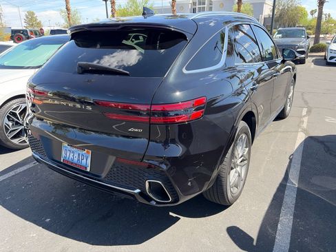 Certified 2025 Genesis GV70 2.5T w/ Select Package AWD/4WD image 13