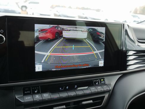 Used 2025 Toyota Camry XSE image 27