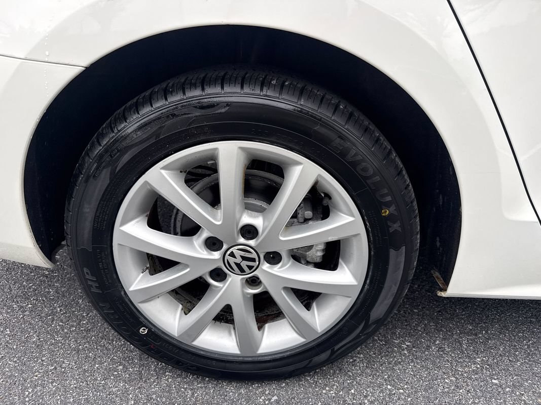 Used 2013 Volkswagen Jetta SE FWD image 32