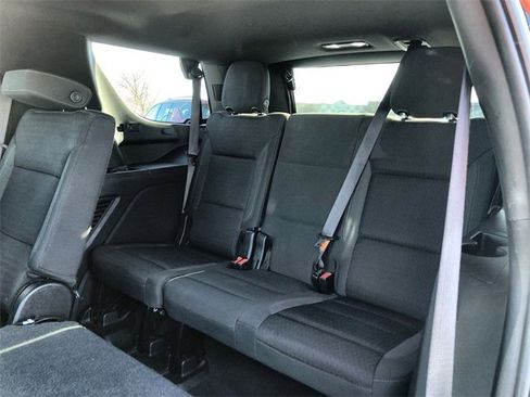 Used 2022 GMC Yukon SLE image 22