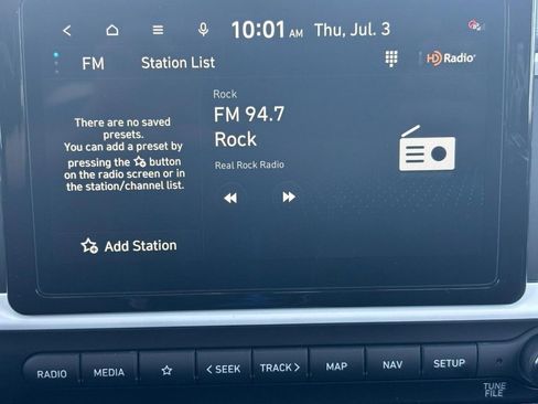 Certified 2025 Hyundai Venue Limited image 30