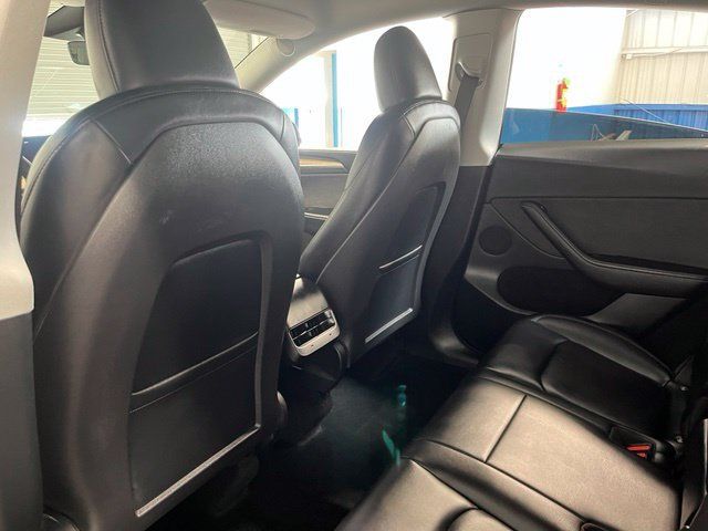 Used 2023 Tesla Model Y Long Range AWD/4WD image 18