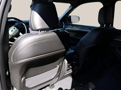 New 2026 Jeep Grand Cherokee Altitude image 15