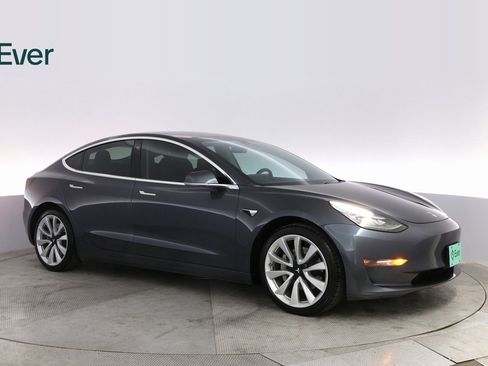 Used 2019 Tesla Model 3 Standard Range Plus image 5