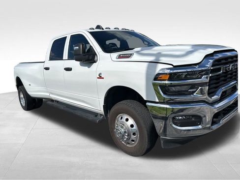 Used 2025 RAM 3500 Tradesman AWD/4WD image 3