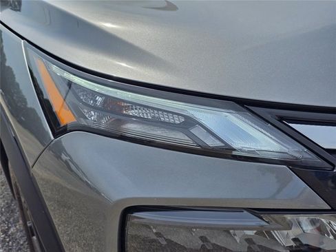 Used 2026 Nissan Rogue SV FWD image 4
