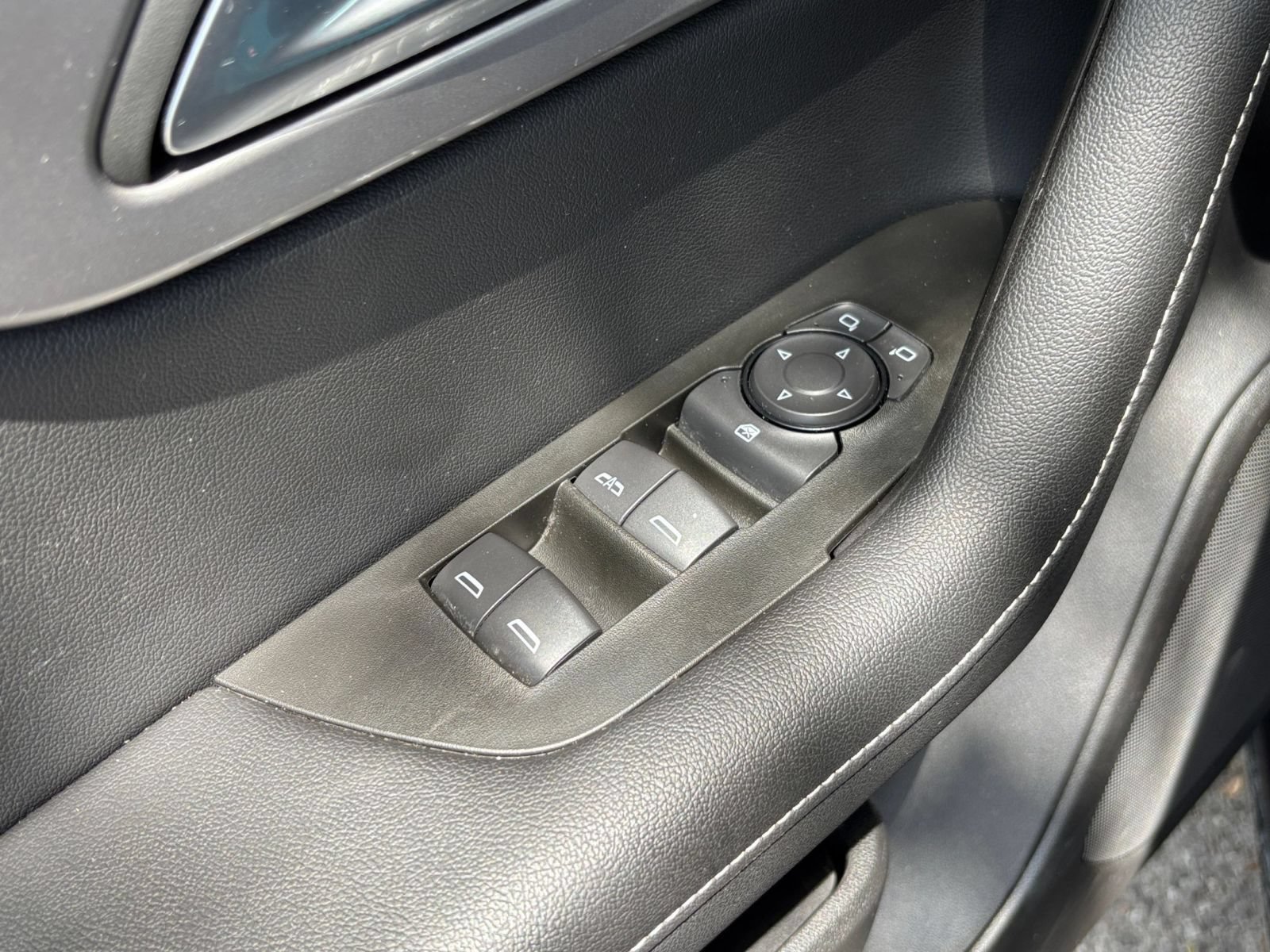 Used 2026 Chevrolet Blazer LT FWD image 18