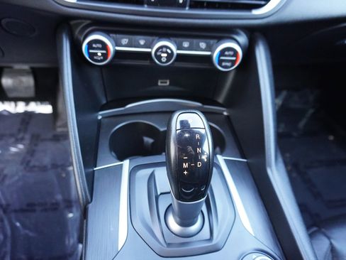 Used 2017 Alfa Romeo Giulia AWD image 16