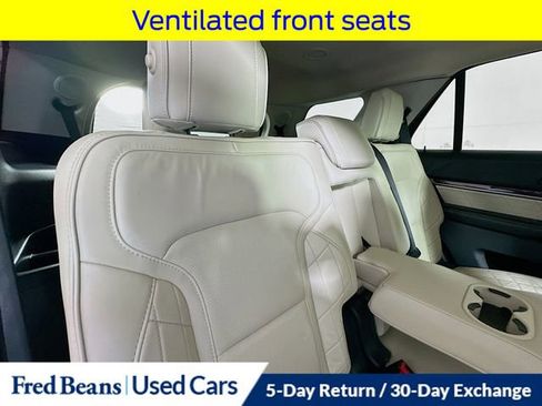 Certified 2017 Ford Explorer Platinum image 35